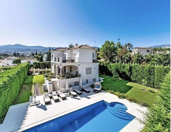 Chalet wolnostojący na sprzedaż w Barrio Las Brisas, Marbella photo 1