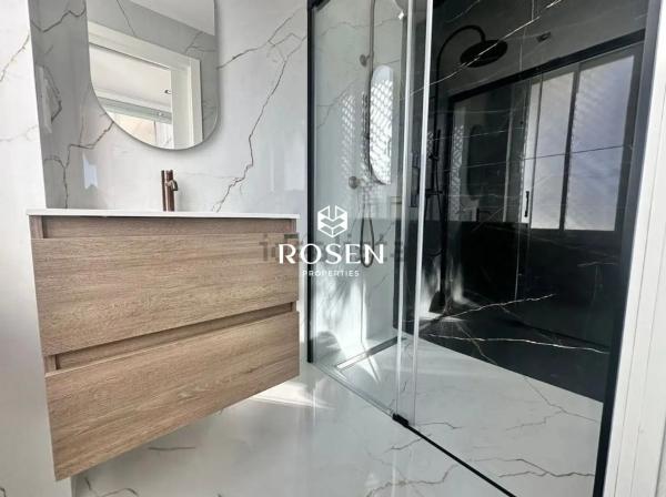 Venta de piso en Calle Londres, Marbella
thumbnail 2