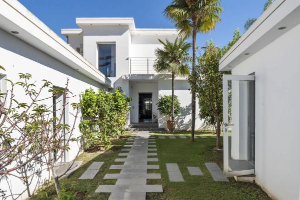Chalet wolnostojący na sprzedaż w  Barrio Las Brisas, Marbella photo 2