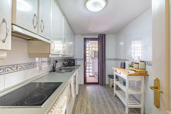 Venta de piso en Barrio Las Brisas, Marbella
thumbnail 3
