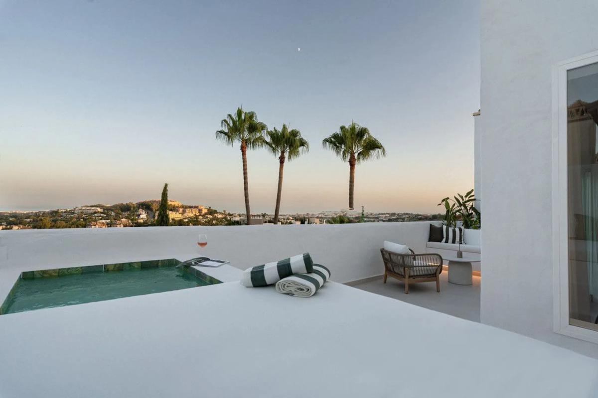 Sprzedaż duplexu w Calle Alcazar 16-D, Marbella photo 1