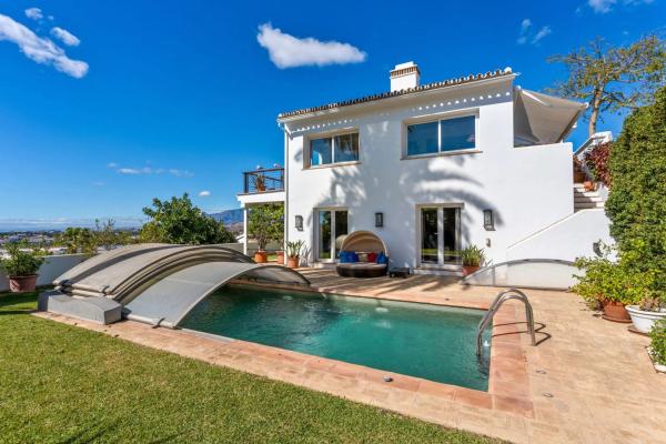 Chalet wolnostojący na sprzedaż w  Avenida Calderón de la Barca, 83, Marbella photo 1