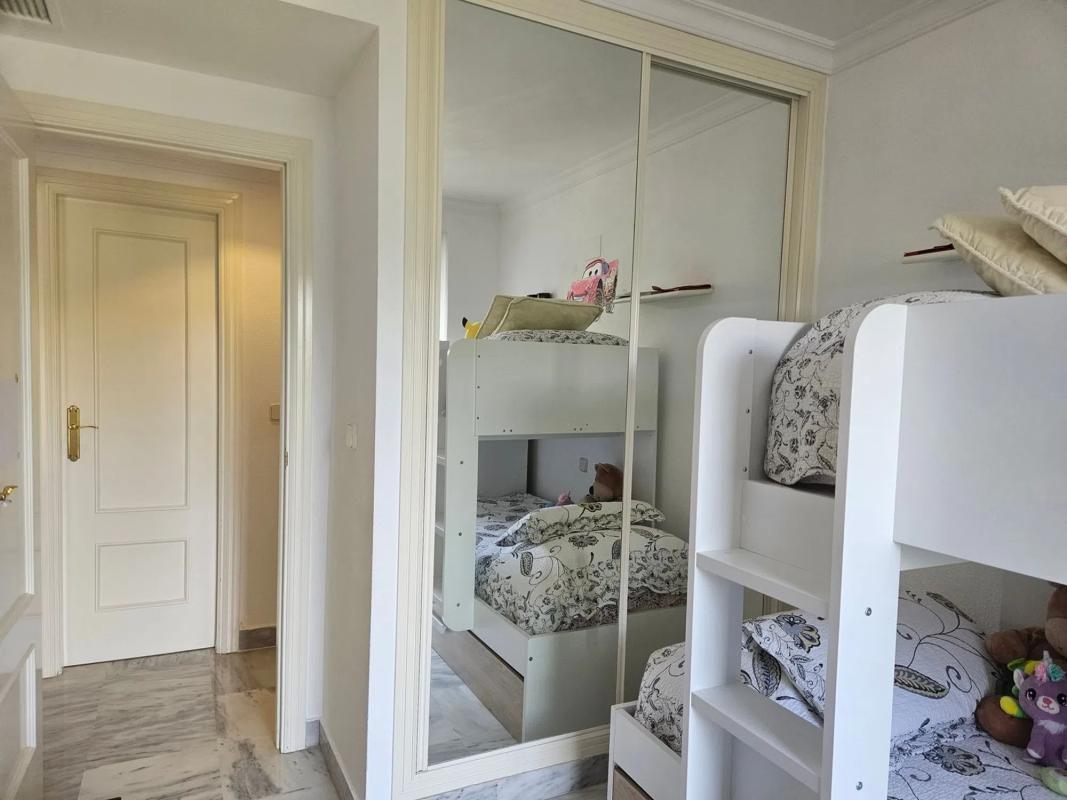 Venta de piso en Avenida Príncipe Salman A-1, 13, Marbella
 photo 3