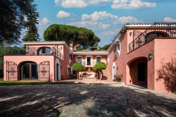 Chalet wolnostojący na sprzedaż w Barrio Las Brisas, Marbella thumbnail 3