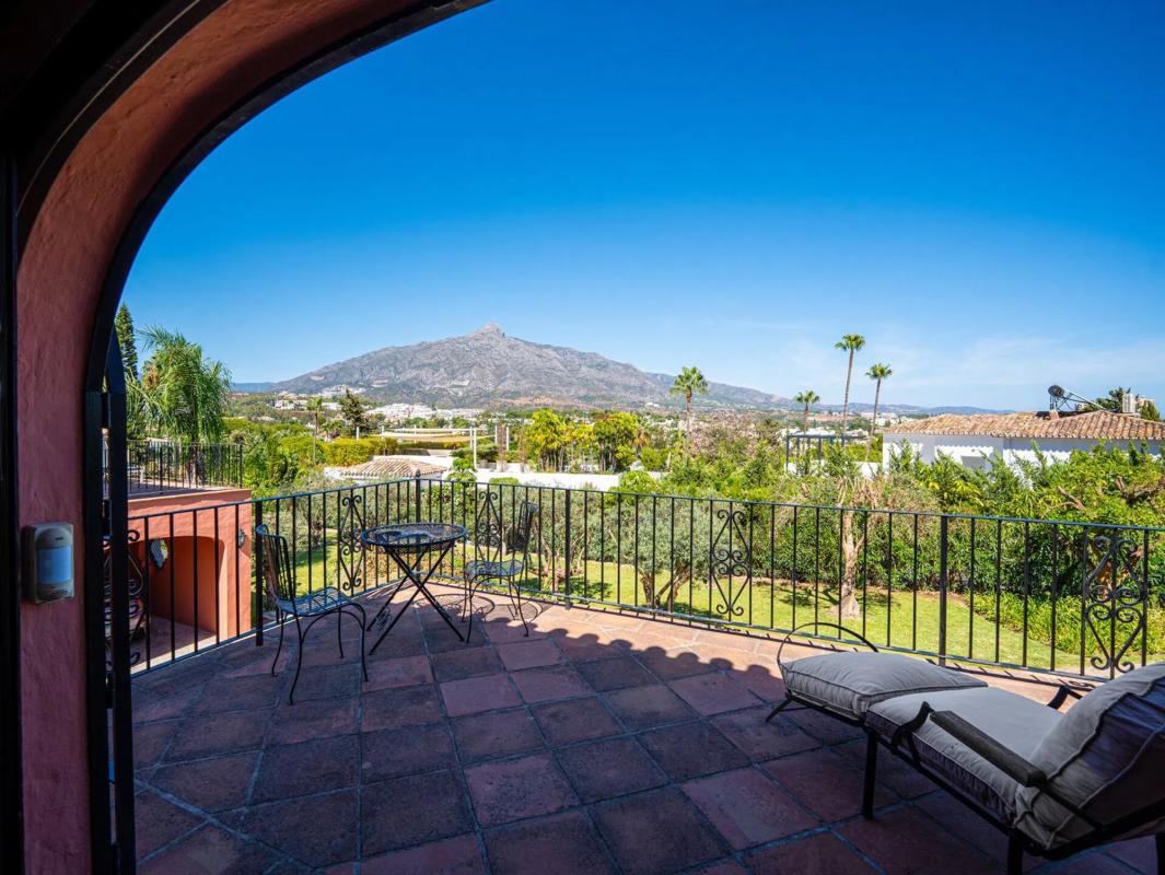 Sprzedaż niezależnego domku jednorodzinnego w  Barrio Las Brisas, Marbella photo 5