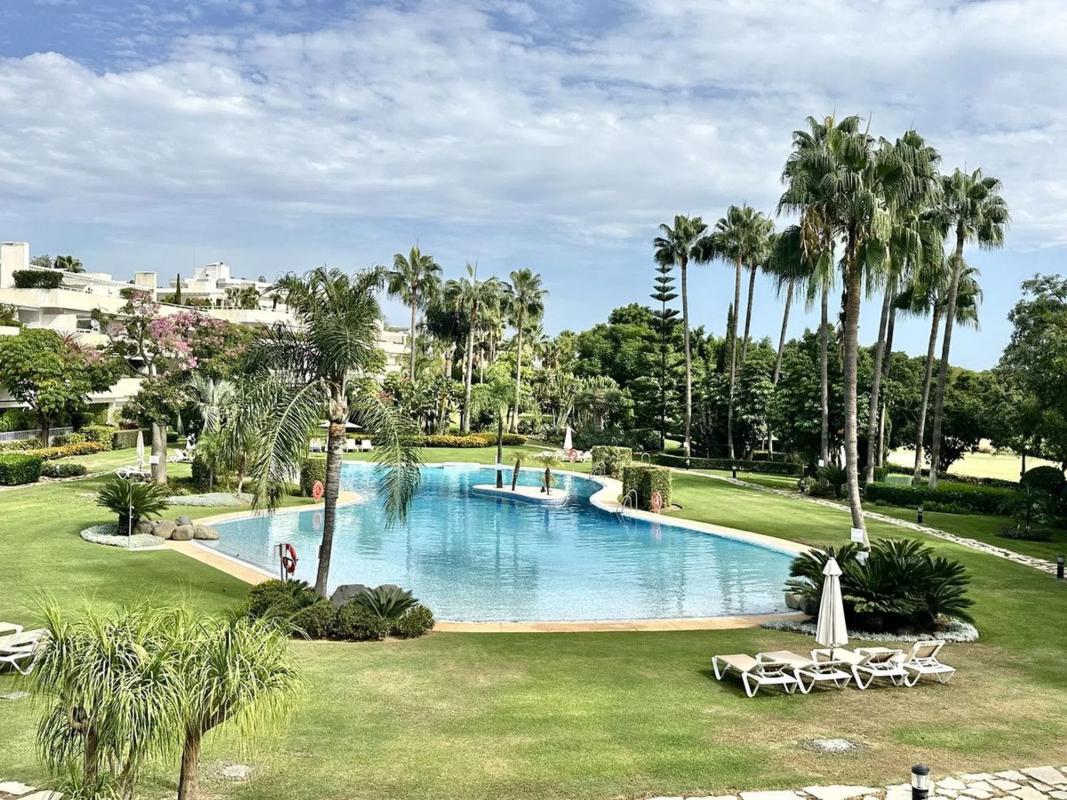 Venta de piso en Calle Londres s/n, Marbella
photo 1