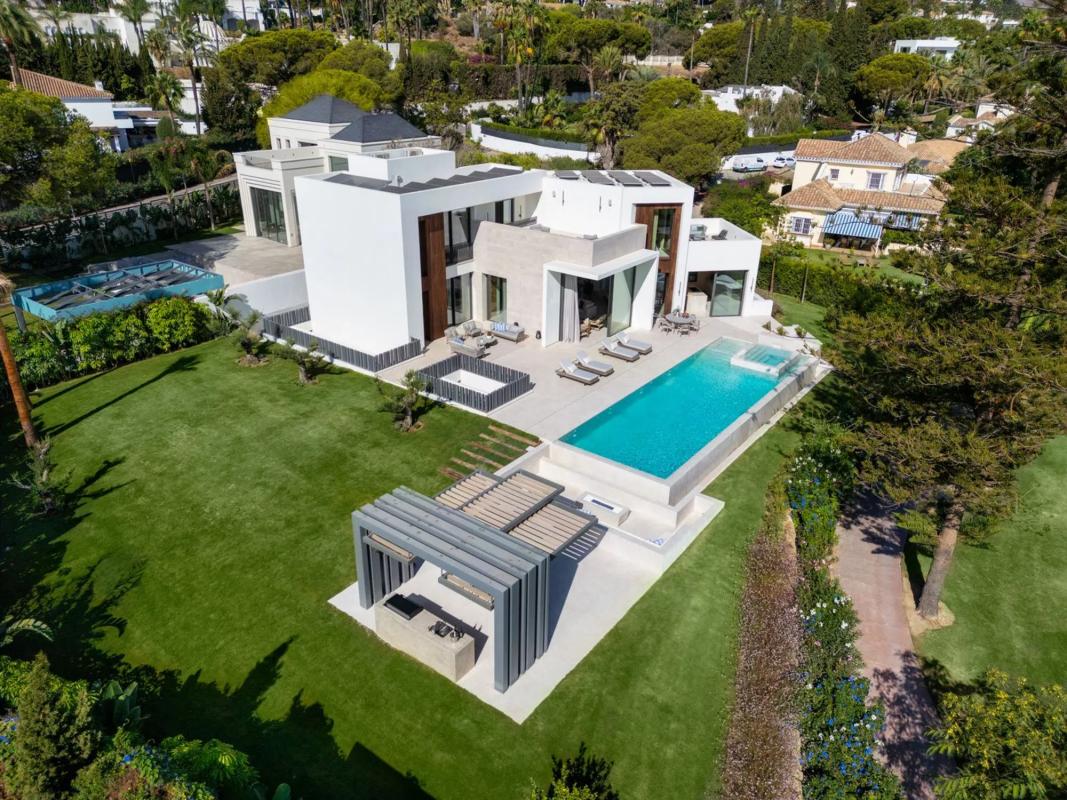 Sprzedaż niezależnego domku jednorodzinnego w Barrio Las Brisas, Marbella photo 3
