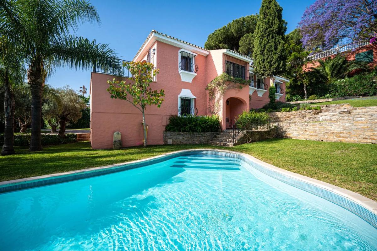 Sprzedaż niezależnego domku jednorodzinnego w Calle Liceo 14-D, Marbella photo 2
