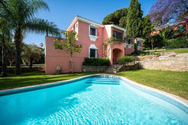Chalet wolnostojący na sprzedaż w Calle Liceo 14-D, Marbella thumbnail 2