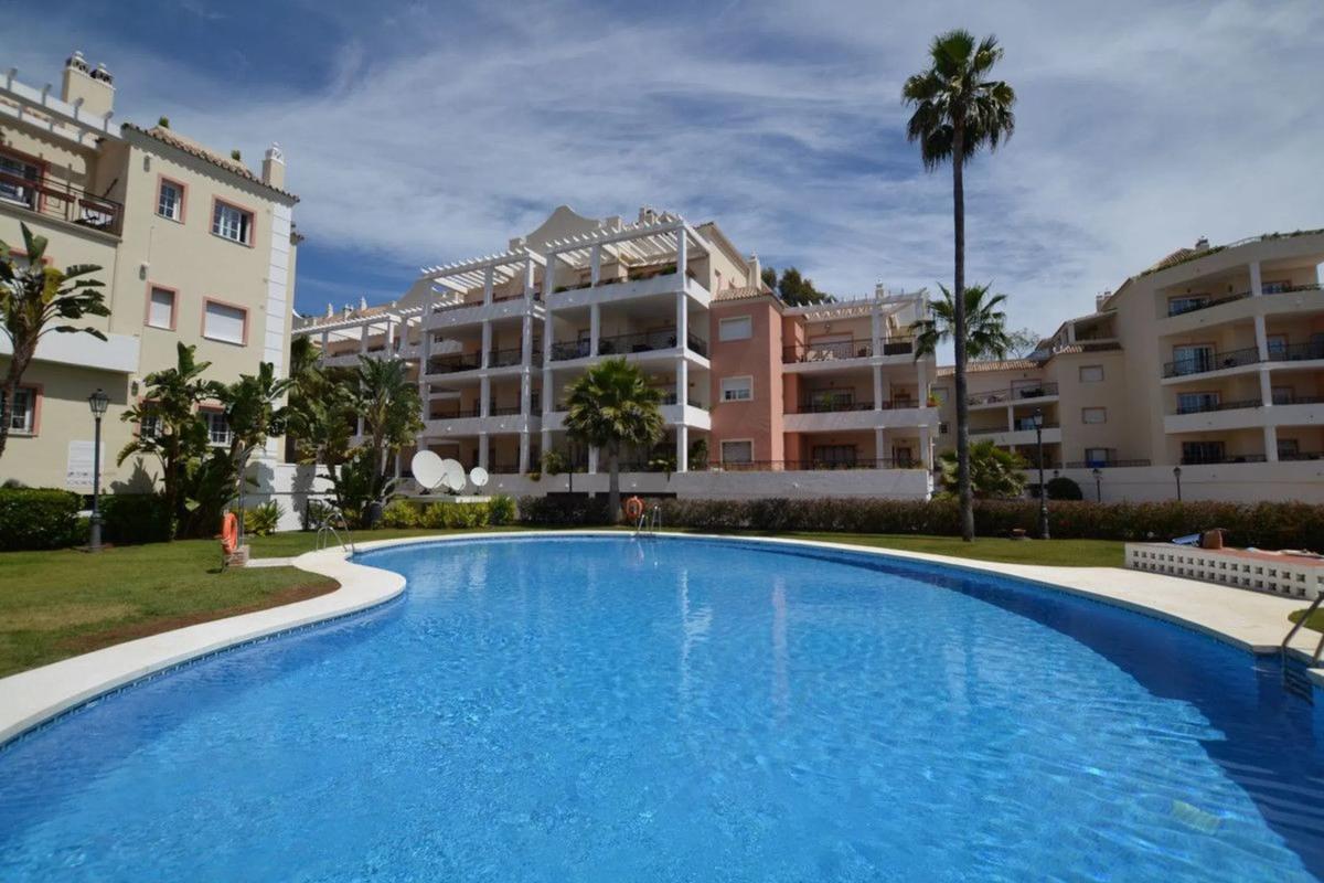 Venta de piso en Barrio Las Brisas, Marbella
photo 1