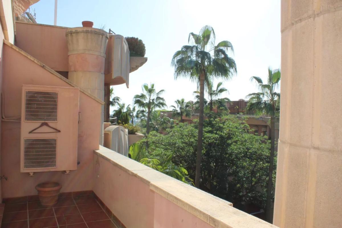 Продажа квартиры на Barrio Las Brisas, Марбелла
photo 2