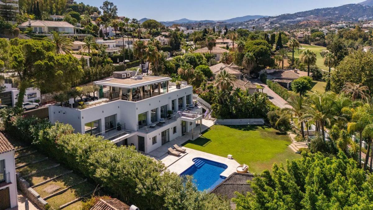 Sale of independent chalet in Avenida Generalife, Marbella
photo 3