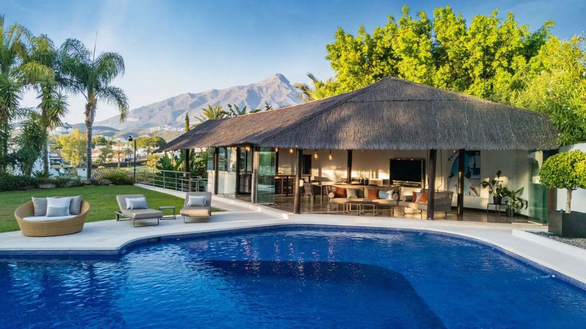 Sale of independent chalet in Avenida Generalife, Marbella
photo 4