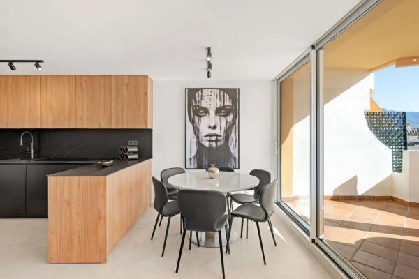 Duplex for sale on Calle Alhambra, Marbella photo 4