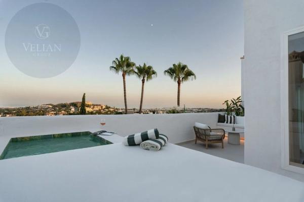 Ático en venta en  Nueva andalucia, Marbella photo 1