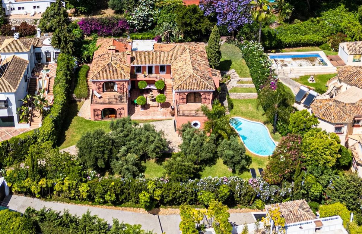 Sale of independent chalet in CL LICEO-NVA ANDALUCIA D, Marbella
photo 2