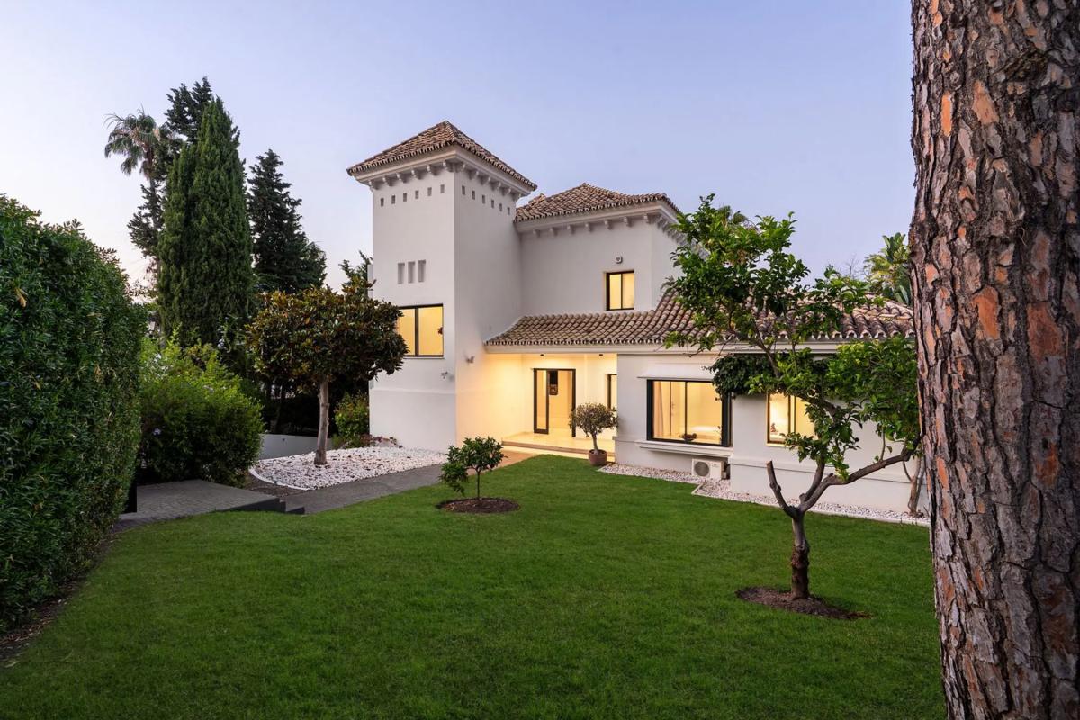 Продажа отдельного шале в Barrio Las Brisas, Марбелла photo 2