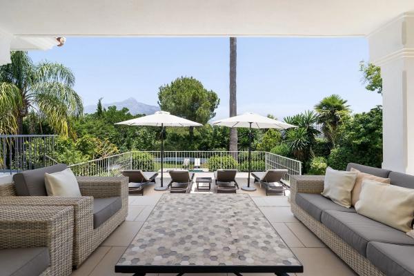 Chalet wolnostojący na sprzedaż w  Barrio Las Brisas, Marbella photo 4
