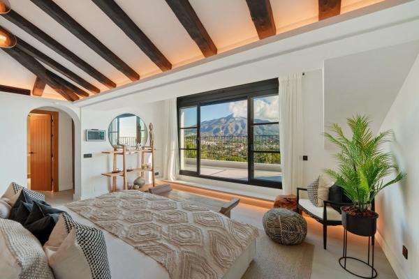 Chalet wolnostojący na sprzedaż w  Barrio Las Brisas, Marbella photo 1