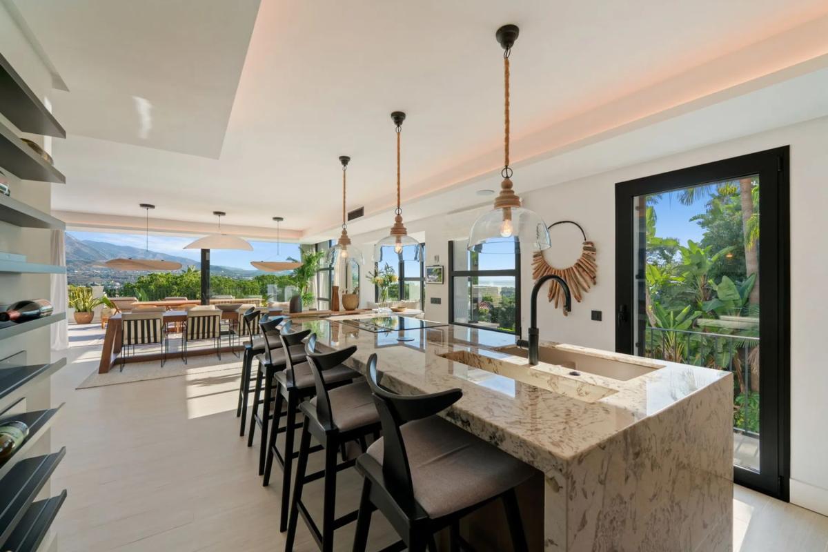 Sprzedaż niezależnego domku jednorodzinnego w Barrio Las Brisas, Marbella photo 3