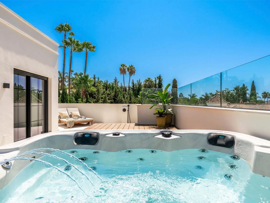 Venta de chalet independiente en Calle Milan 28-D, Marbella
 photo 2