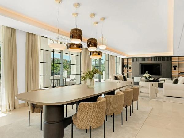 Chalet wolnostojący na sprzedaż w  Calle Milan 28-D, Marbella photo 3