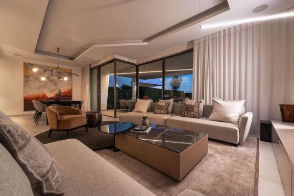 Chalet adosado en venta en  Calle Real , Marbella photo 4