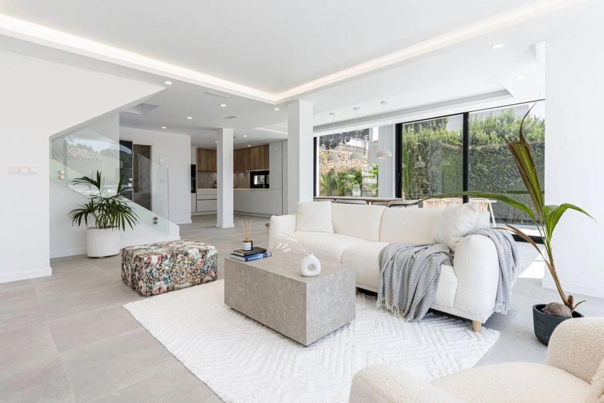 Sale of independent chalet in Pasaje Miguel Mihura, Marbella
 photo 3