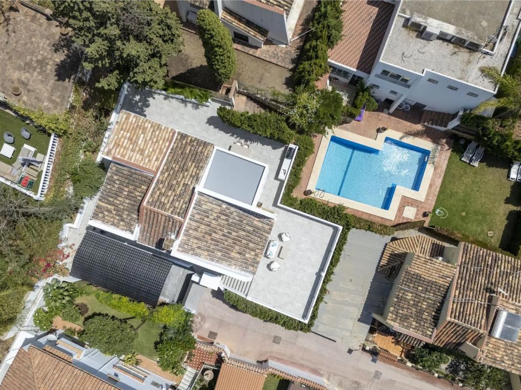 Sale of independent chalet in Pasaje Miguel Mihura, Marbella
 photo 5