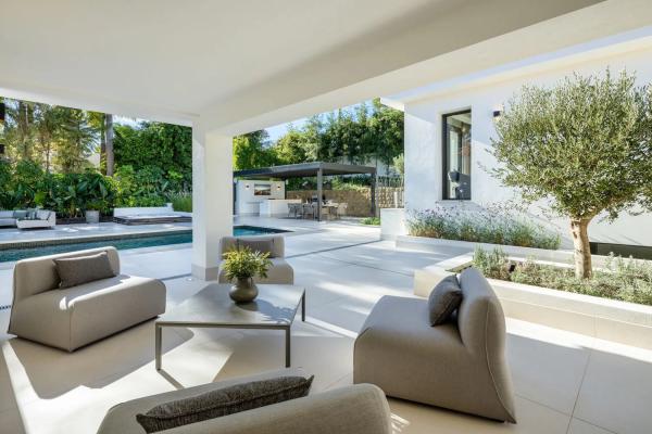 Chalet independiente en venta en Calle Londres, 6, Marbella
 photo 1