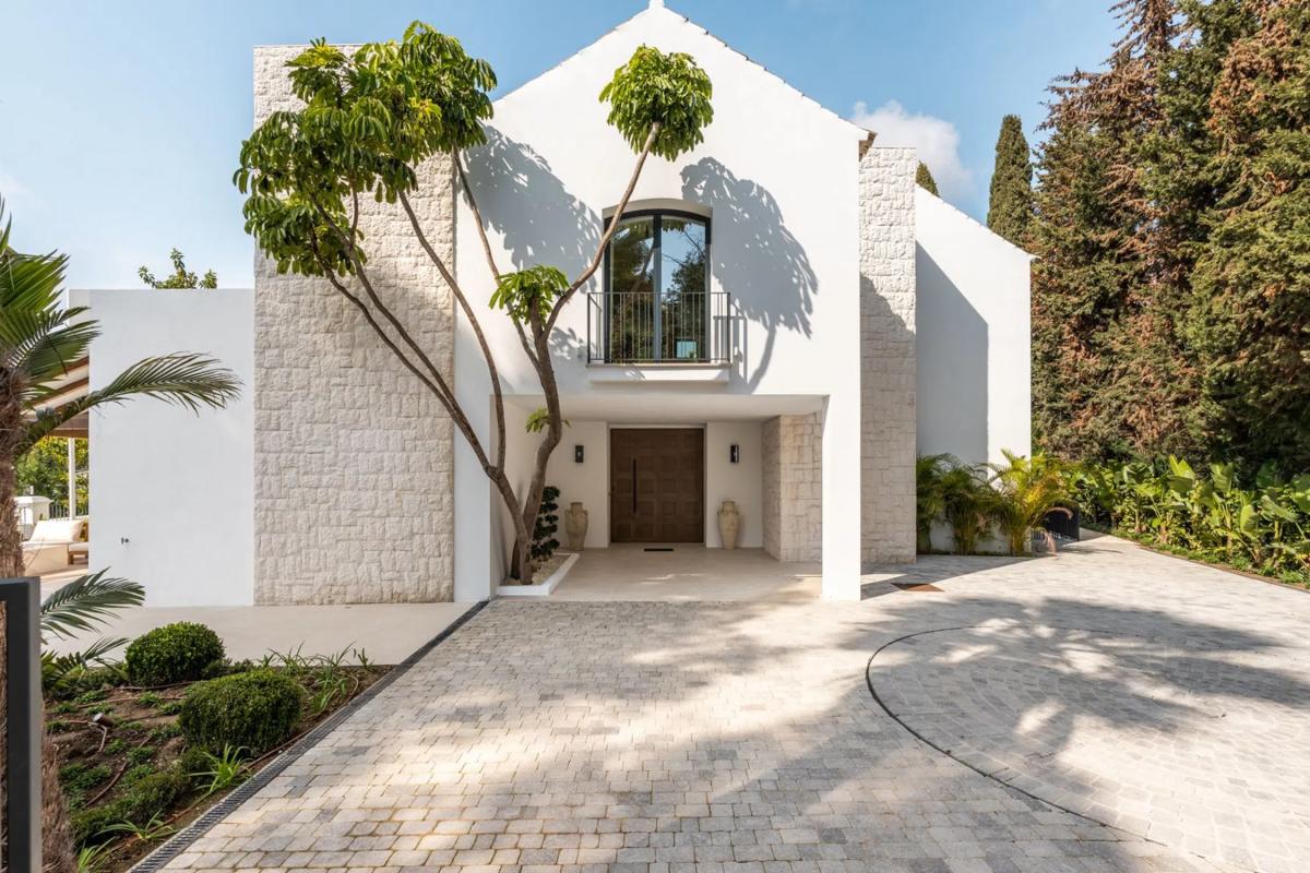 Sprzedaż niezależnego domku jednorodzinnego w  Calle Sofía, 2, Marbella photo 2