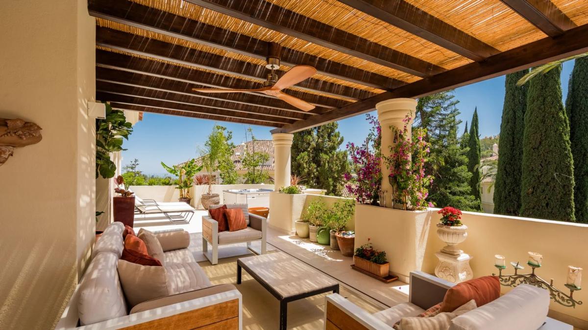 Duplex sale in Barrio Las Brisas, Marbella photo 3