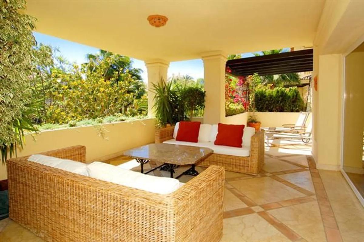 Venta de piso en Barrio Las Brisas, Marbella
photo 3
