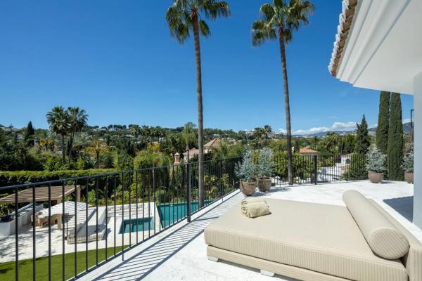 Chalet wolnostojący na sprzedaż w  Urbanización N Andalucía 31d, 21, Marbella photo 2