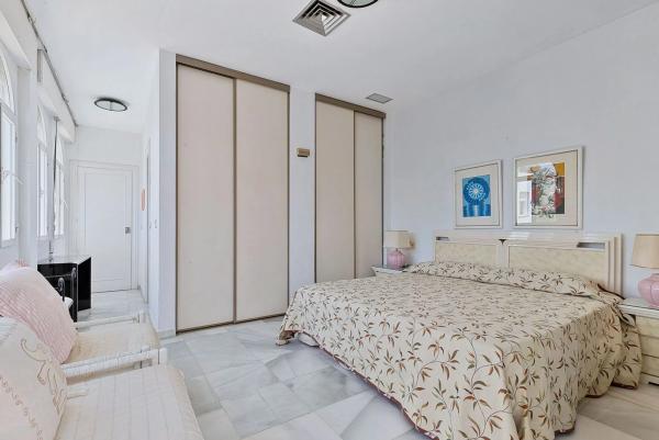 Частный шале на продаже в  Calle Lisboa 23-D, 29, Марбелла photo 2