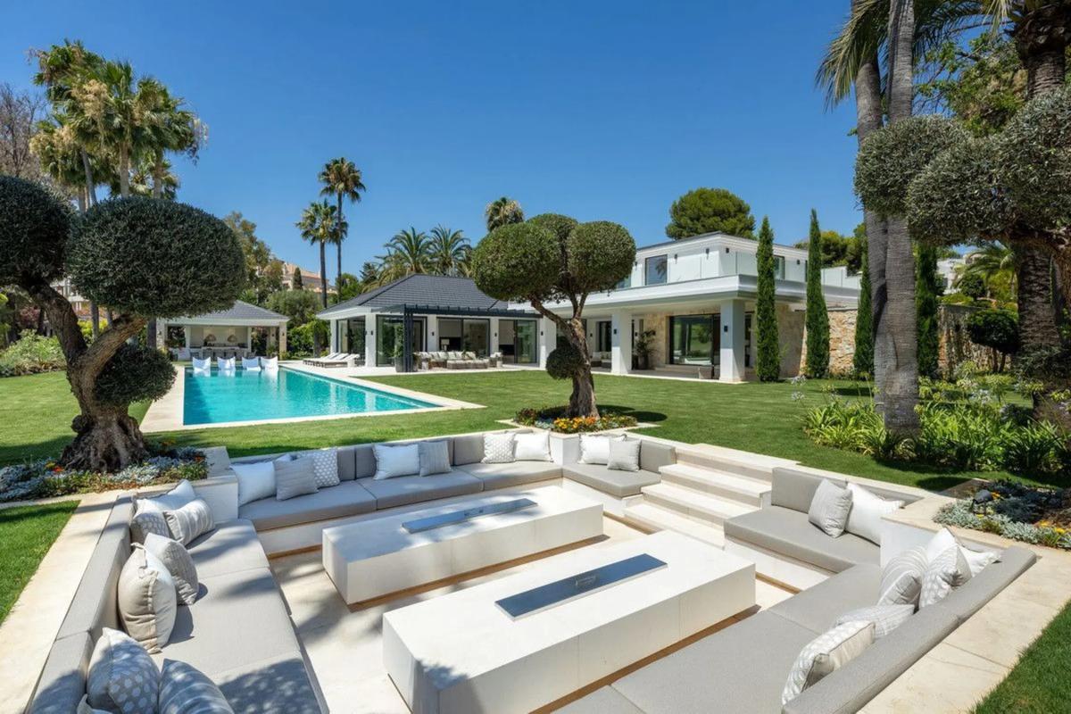 Venta de chalet independiente en Avenida Generalife, 18, Marbella
photo 1