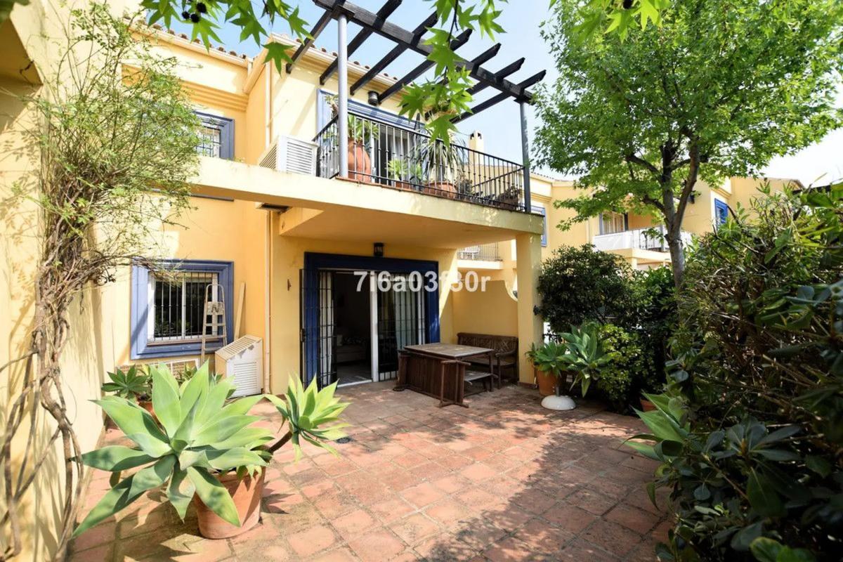 Venta de chalet adosado en Casa 108, Urb El Rio, San Pedro , Marbella photo 1
