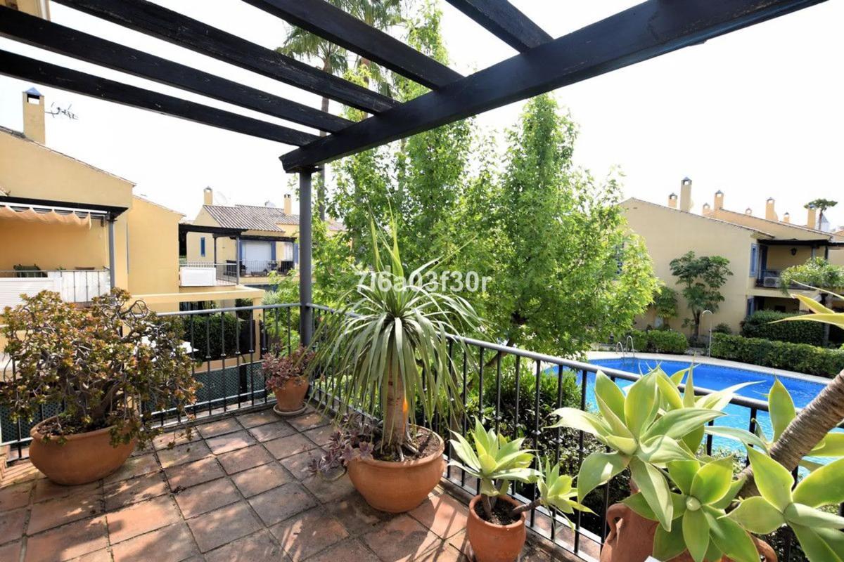 Venta de chalet adosado en Casa 108, Urb El Rio, San Pedro , Marbella photo 3
