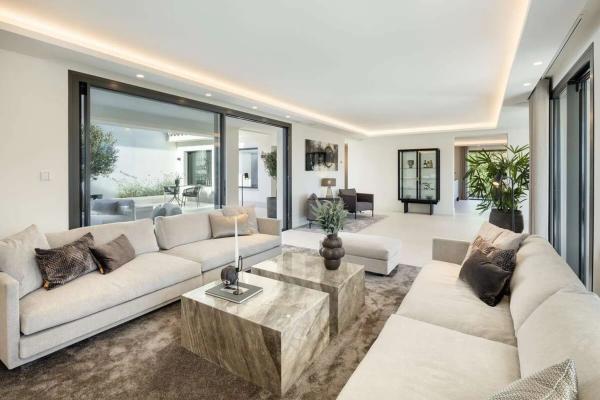 Chalet independiente en venta en Barrio Las Brisas, Marbella
 photo 2