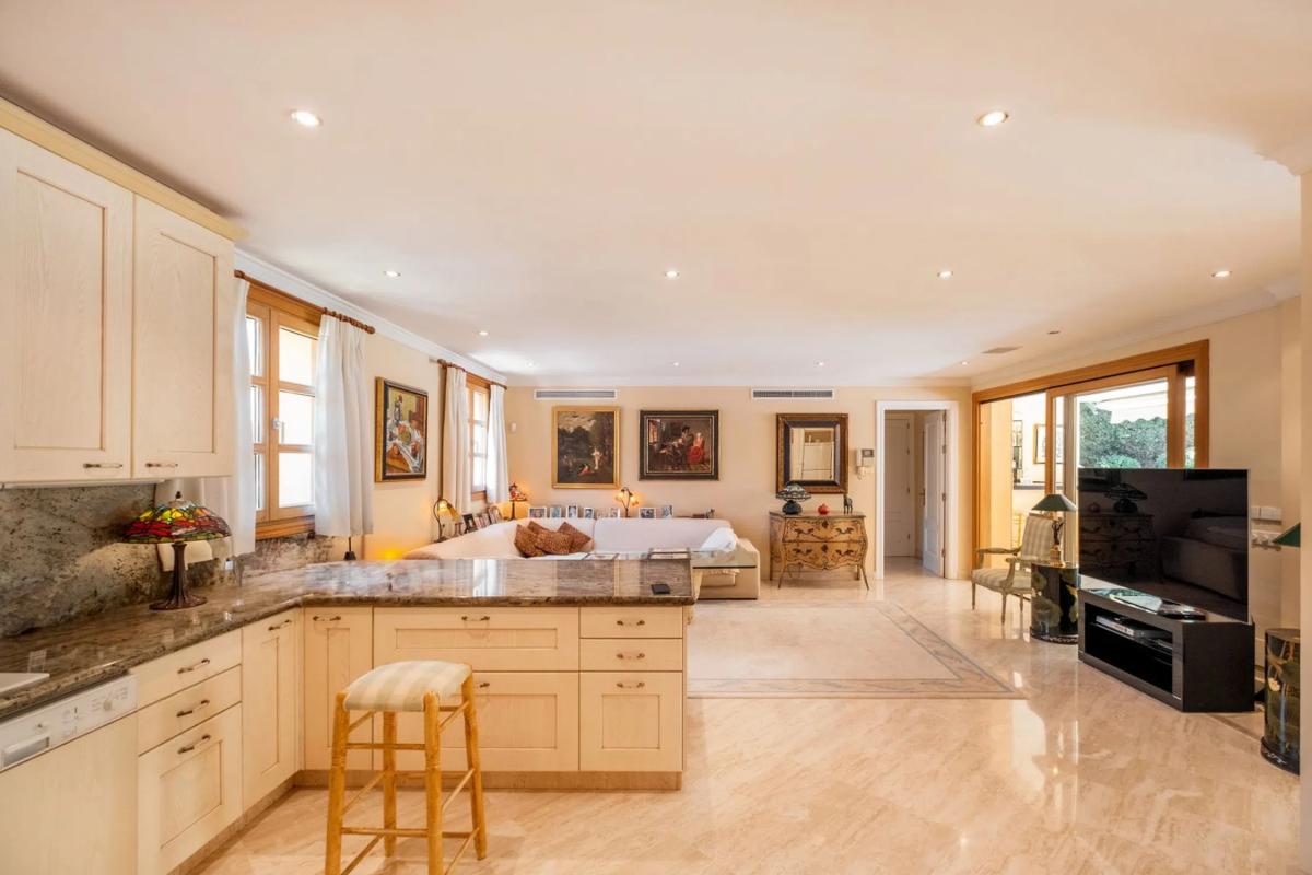 Продажа отдельного шале в  Barrio Las Brisas, Марбелла photo 5