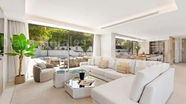 Chalet wolnostojący na sprzedaż w  Barrio Las Brisas, Marbella photo 1
