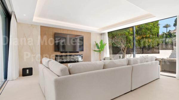 Chalet wolnostojący na sprzedaż w  Barrio Las Brisas, Marbella photo 2