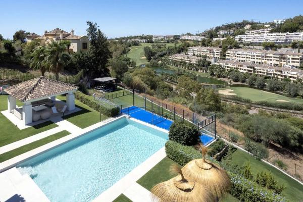 Chalet wolnostojący na sprzedaż w  Barrio Las Brisas, Marbella photo 2