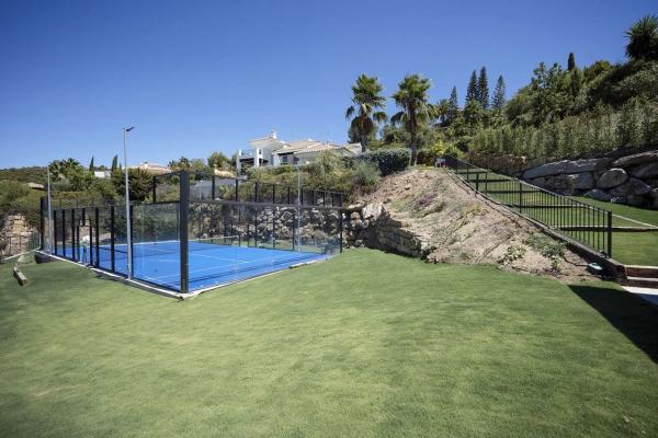 Chalet wolnostojący na sprzedaż w  Barrio Las Brisas, Marbella photo 3