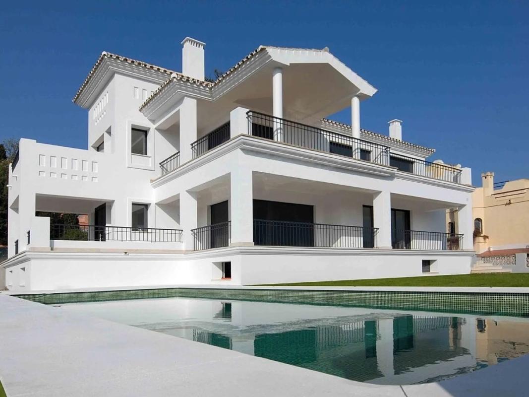 Sale of independent chalet in Barrio Las Brisas, Marbella
photo 1