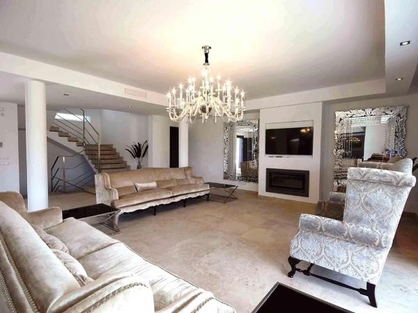 Chalet wolnostojący na sprzedaż w  Barrio Las Brisas, Marbella photo 3