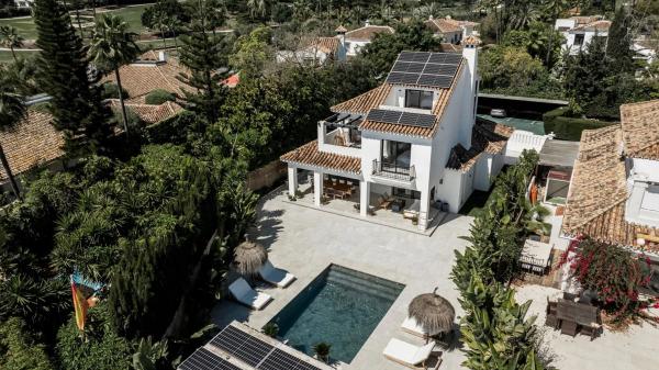 Chalet wolnostojący na sprzedaż w  Calle Oxford 31-D s/n, Marbella photo 1