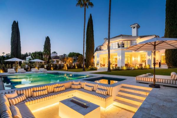 Chalet wolnostojący na sprzedaż w  Calle Oxford 31-D, 31 -1, Marbella photo 2