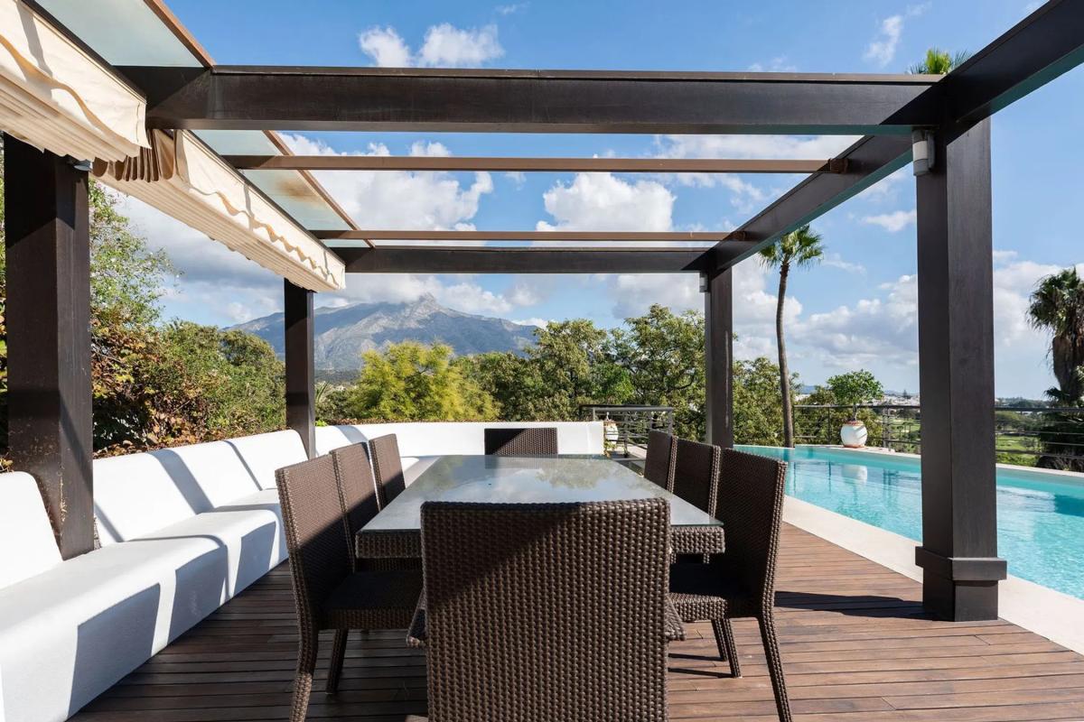 Venta de chalet independiente en Avenida Generalife, Marbella
photo 2