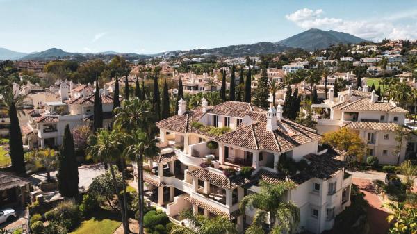 Duplex na sprzedaż w Avenida del Prado, Marbella thumbnail 1